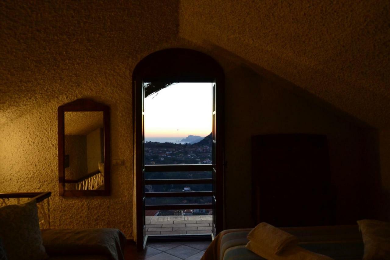 'La Torre Di Adele' Apartment Pianillo Luaran gambar